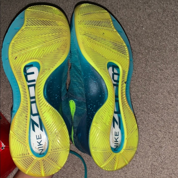 Kyrie Hyper Rev’s - Picture 3 of 3